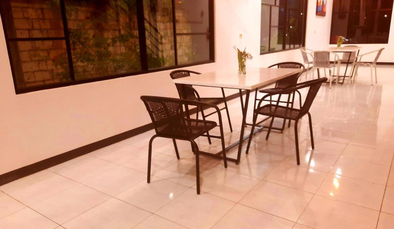 Cozy Stay Kupang Kupang  Exteriör bild
