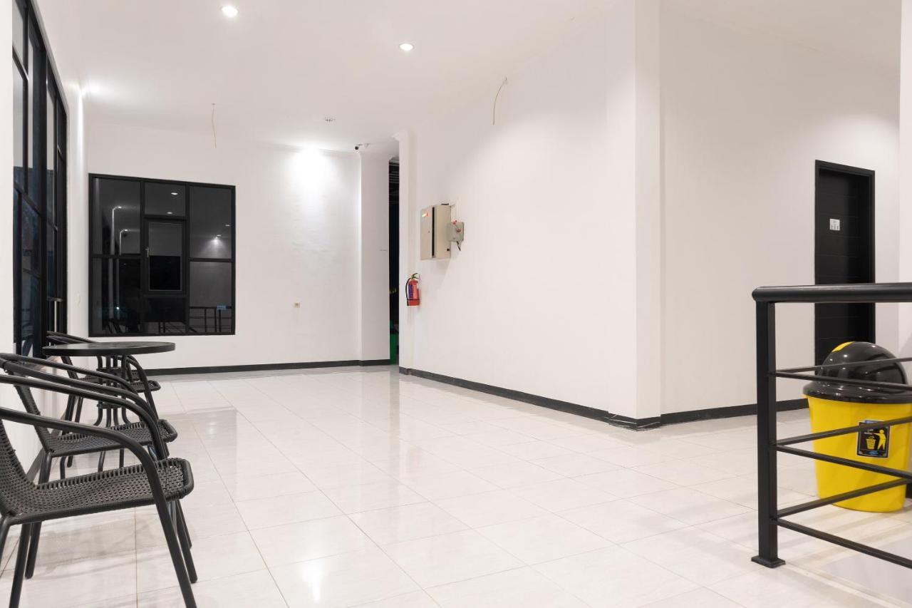 Cozy Stay Kupang Kupang  Exteriör bild