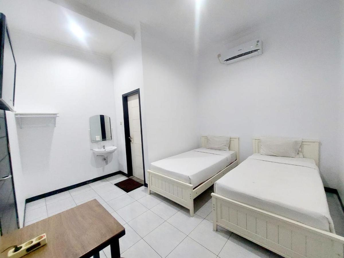 Cozy Stay Kupang Kupang  Exteriör bild