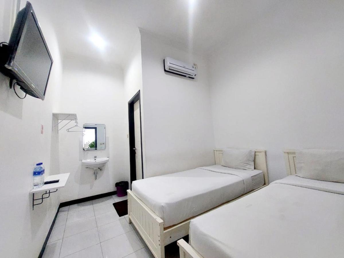 Cozy Stay Kupang Kupang  Exteriör bild